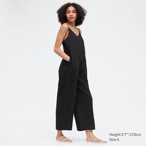 UNIQLO LINEN X RAYON JUMPSUIT size S Black